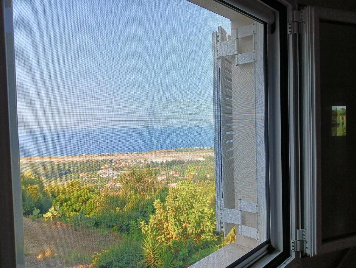 Irida's House Holiday home Lakithra