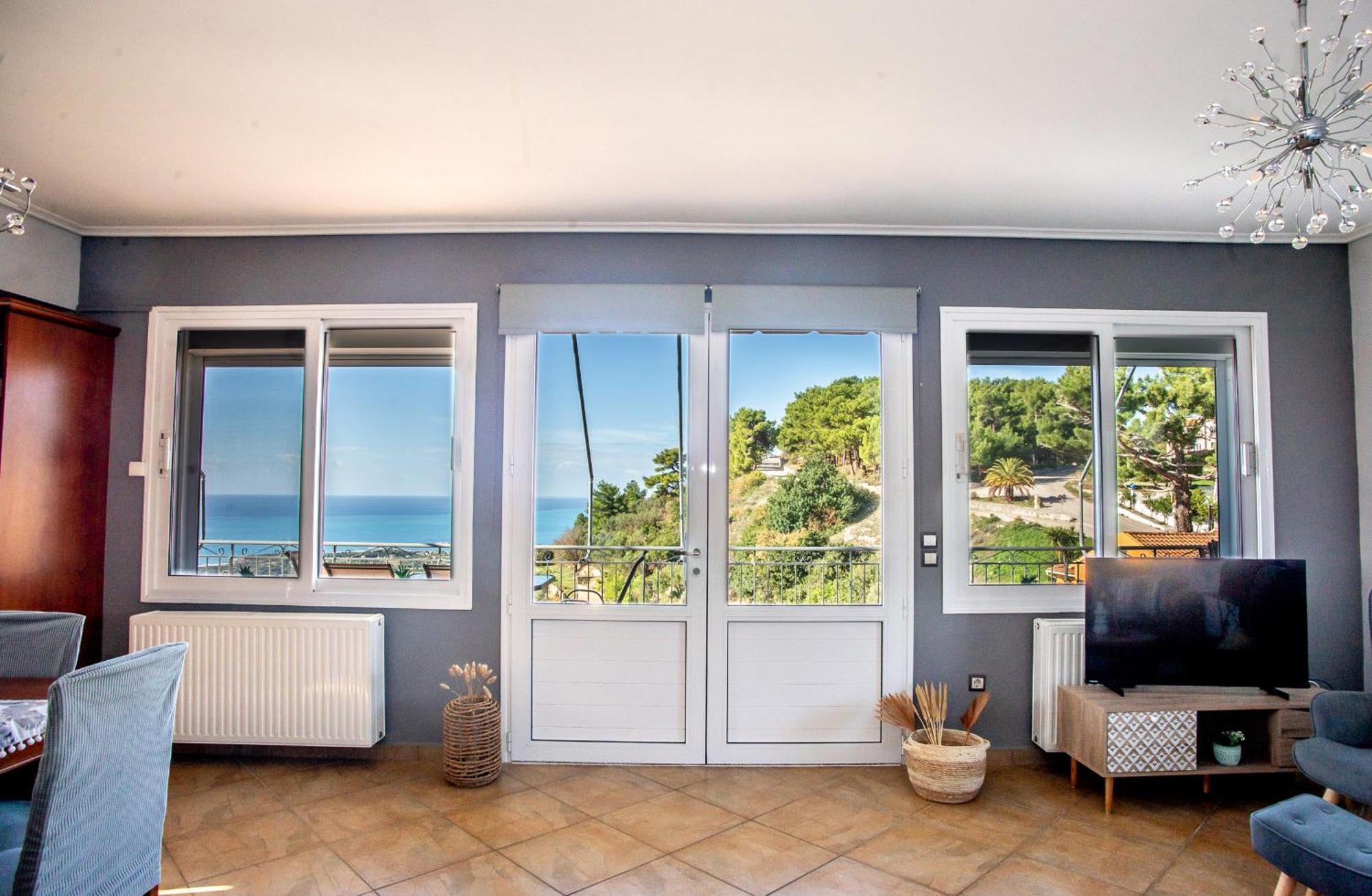 Irida's House Holiday home *